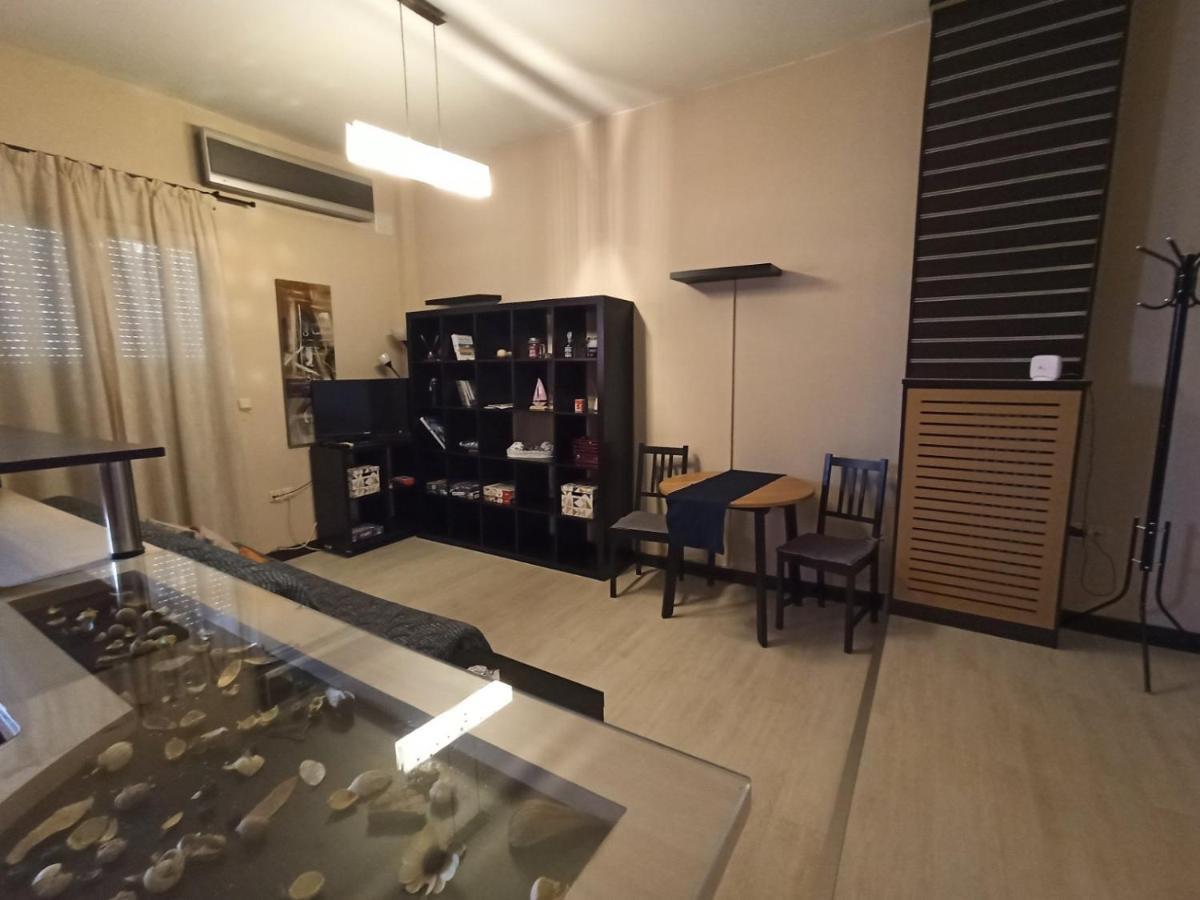Modern Apartment, 5΄ Walk From Central Metro Station Athene Buitenkant foto