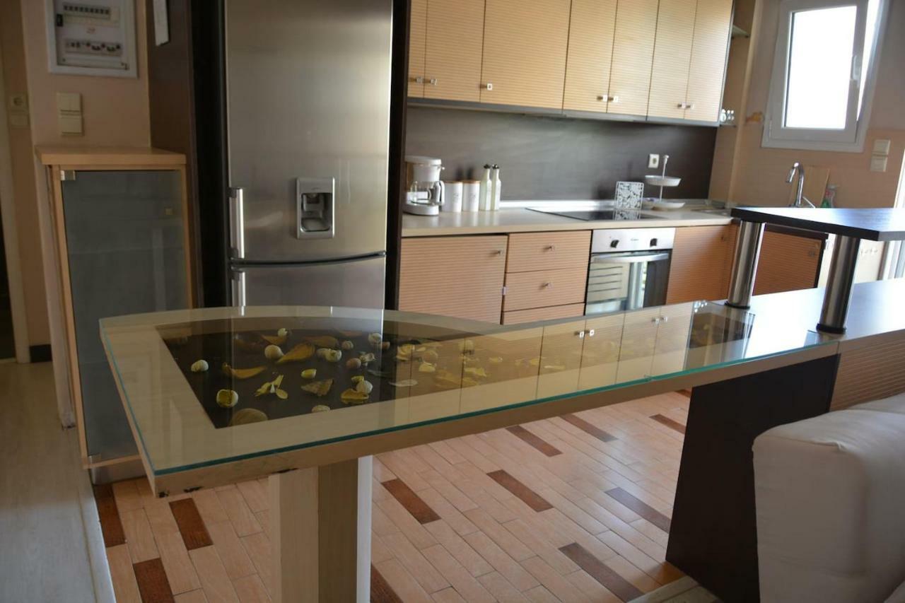Modern Apartment, 5΄ Walk From Central Metro Station Athene Buitenkant foto
