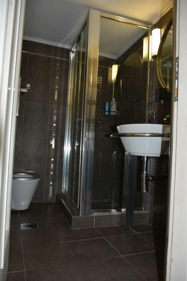 Modern Apartment, 5΄ Walk From Central Metro Station Athene Buitenkant foto