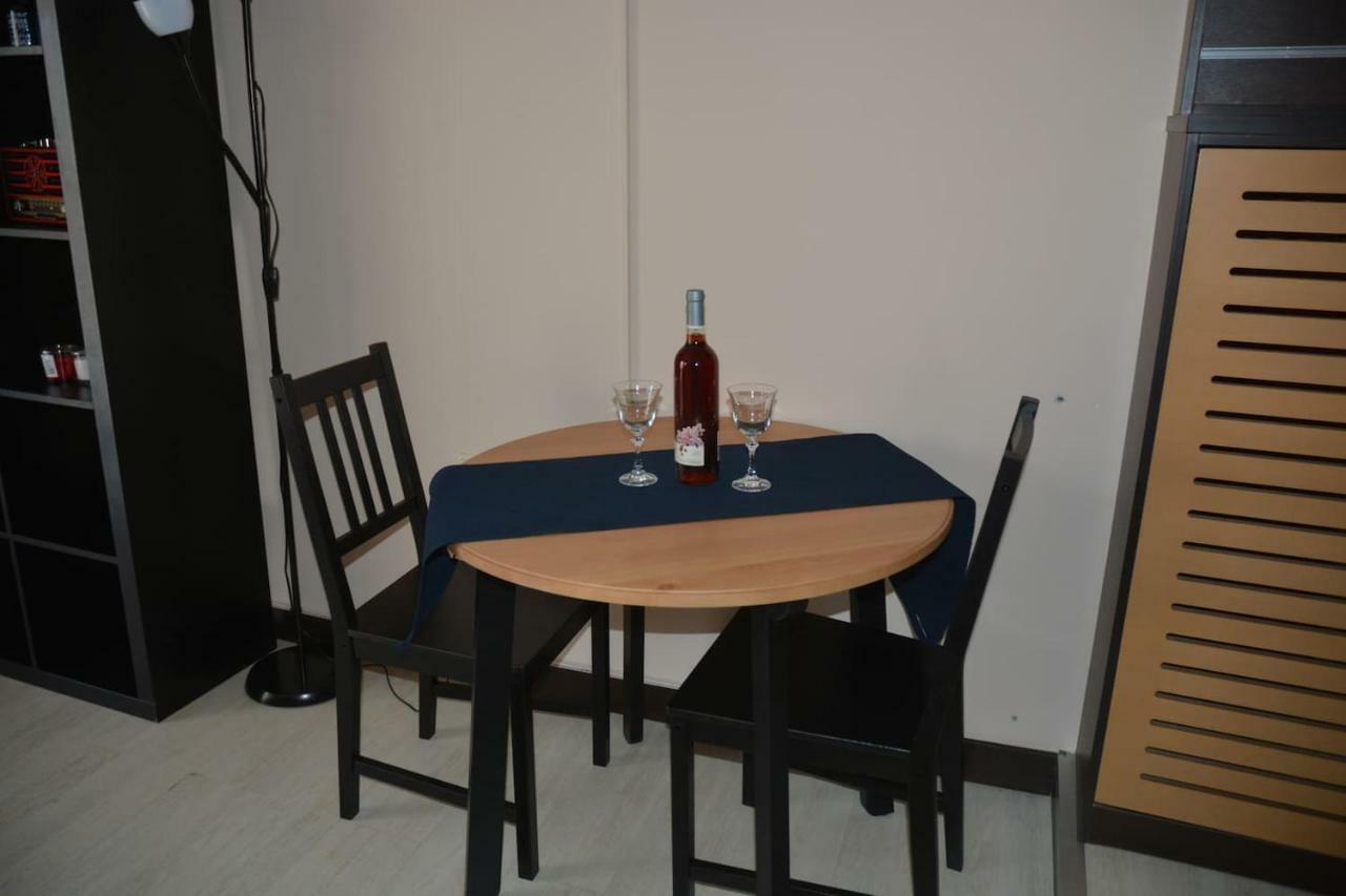 Modern Apartment, 5΄ Walk From Central Metro Station Athene Buitenkant foto