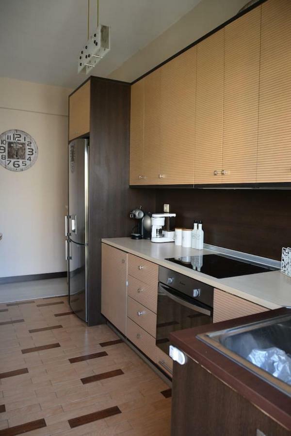 Modern Apartment, 5΄ Walk From Central Metro Station Athene Buitenkant foto