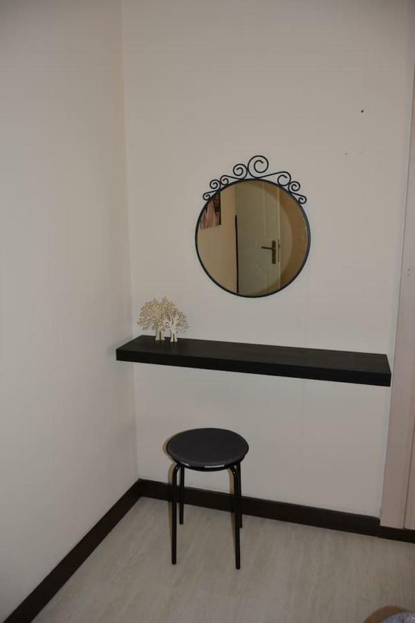 Modern Apartment, 5΄ Walk From Central Metro Station Athene Buitenkant foto