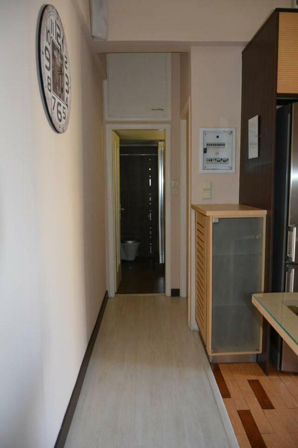 Modern Apartment, 5΄ Walk From Central Metro Station Athene Buitenkant foto